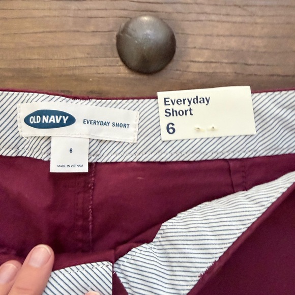 NWT Old Navy Maroon (or burgundy?) Everyday Shorts Sz 6 - Picture 2 of 7